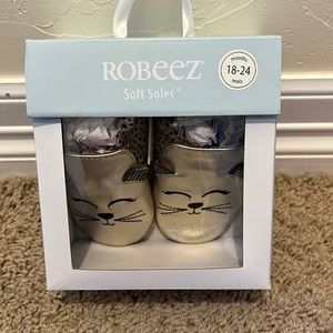 NEW IN BOX 18-24 mo Girl Robeez